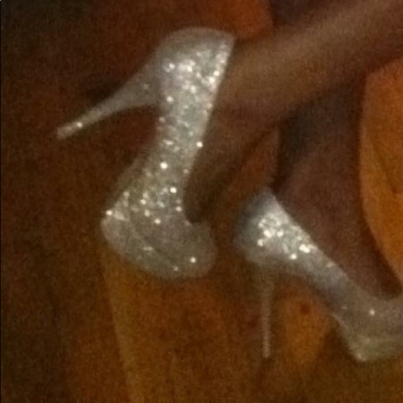 Brash Women’s Gold Glitter Platform Heels - Picture 7 of 7